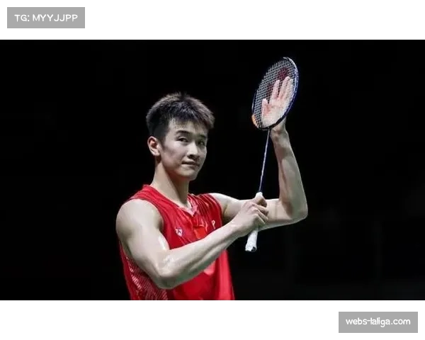 法国公开赛男单决赛:李诗沣鏖战三局击败奈良岡功大,夺得赛季首冠